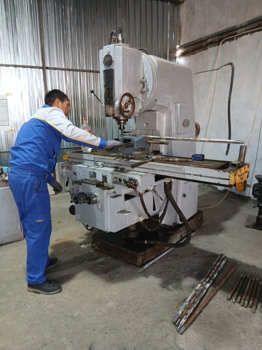 Продаётся Фрезерний станок 6Р13