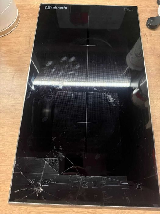 Bauknecht индукционен плот- работещ.