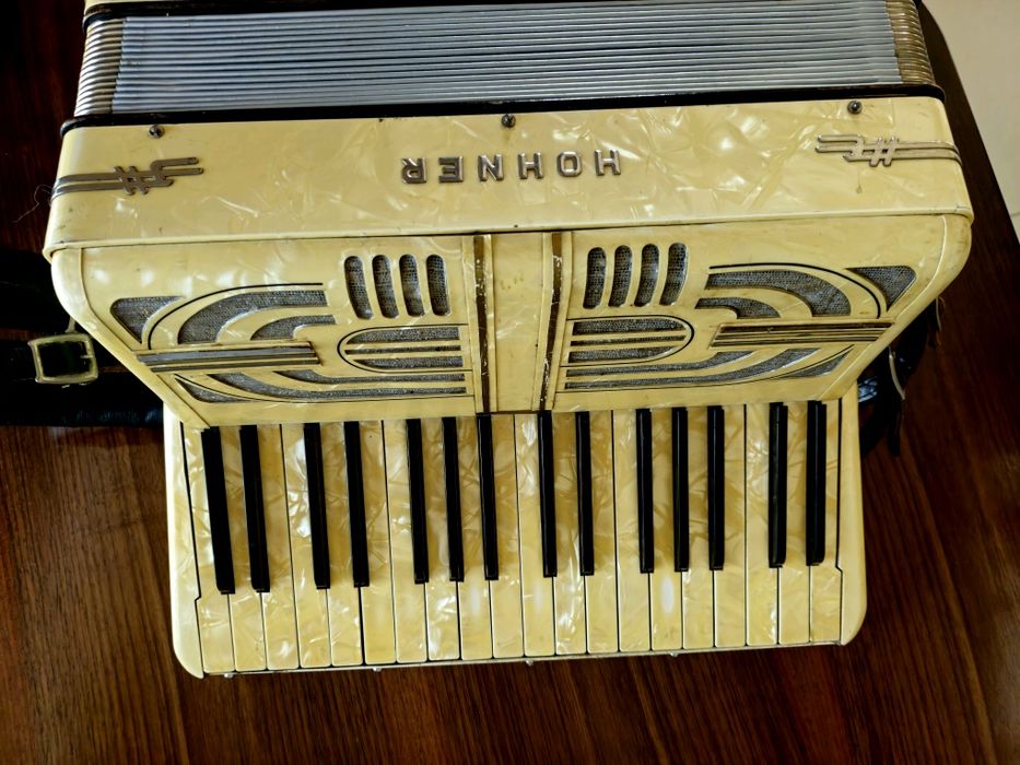 Acordeon  Hohner Verdi 2 cu 80 basi bandonat