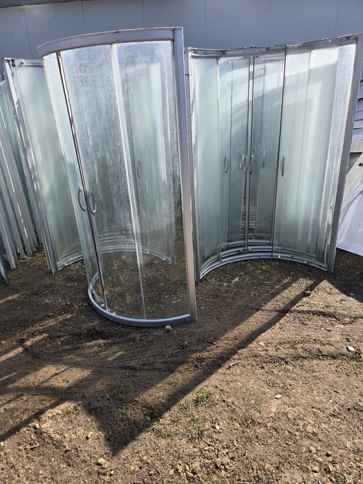 Душ кабини, паравани, корита