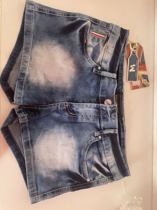 Женские джинсовые мини-шорты