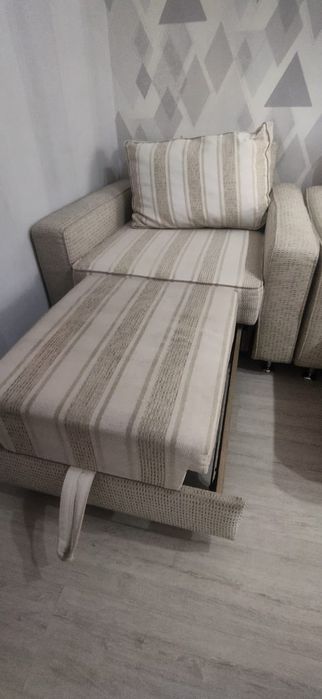 Продам диван с креслами