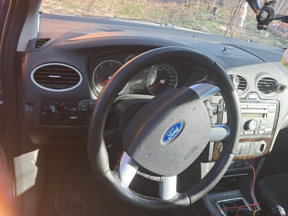 Vând 2 buc  Ford focus