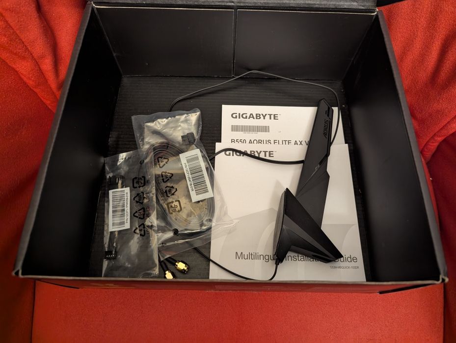 Топмодел ITX AM4 дънна платка: Gigabyte B550I AORUS Pro AX с WiFi и BT