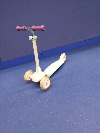 Trotinetă B1 500 alb-verde - produs resigilat - (SecondHand) Decathlon