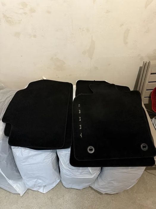 Оригинальные новые ворсовые коврики на Камри 80