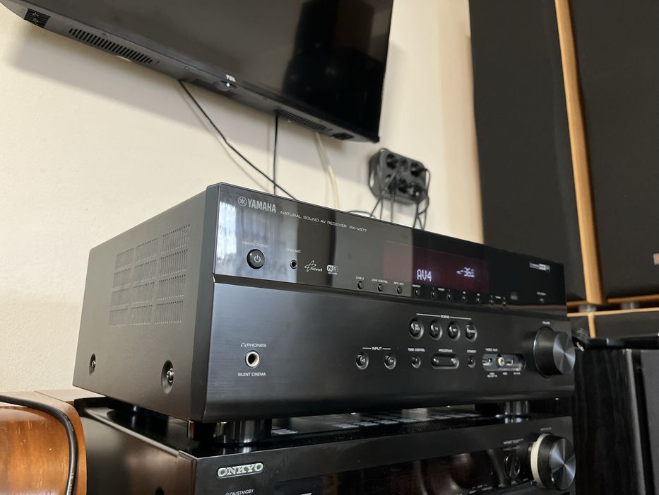 Yamaha RX-V677 4k/7.2/wifi/Airplay/Spotify/Arc/usb etc