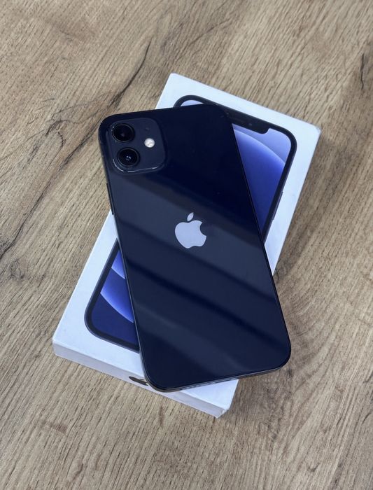 Продам айфон 12 в хорошем состоянии