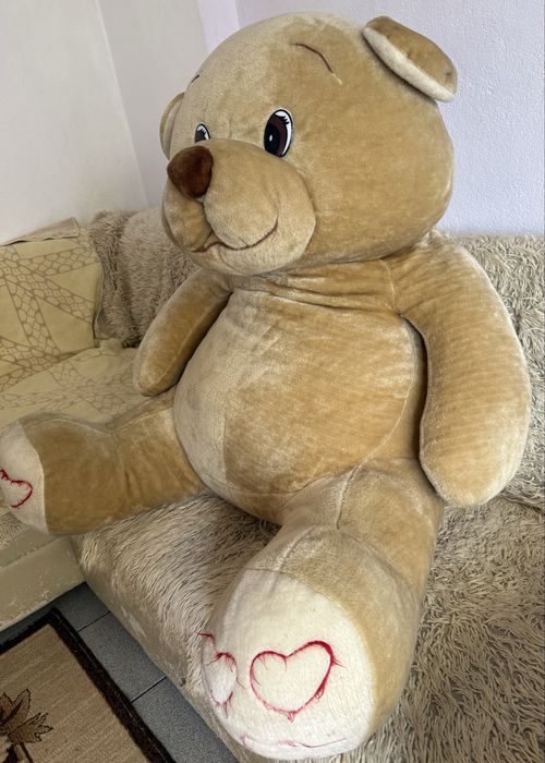 Плюшен мечок в топъл бежов цвят