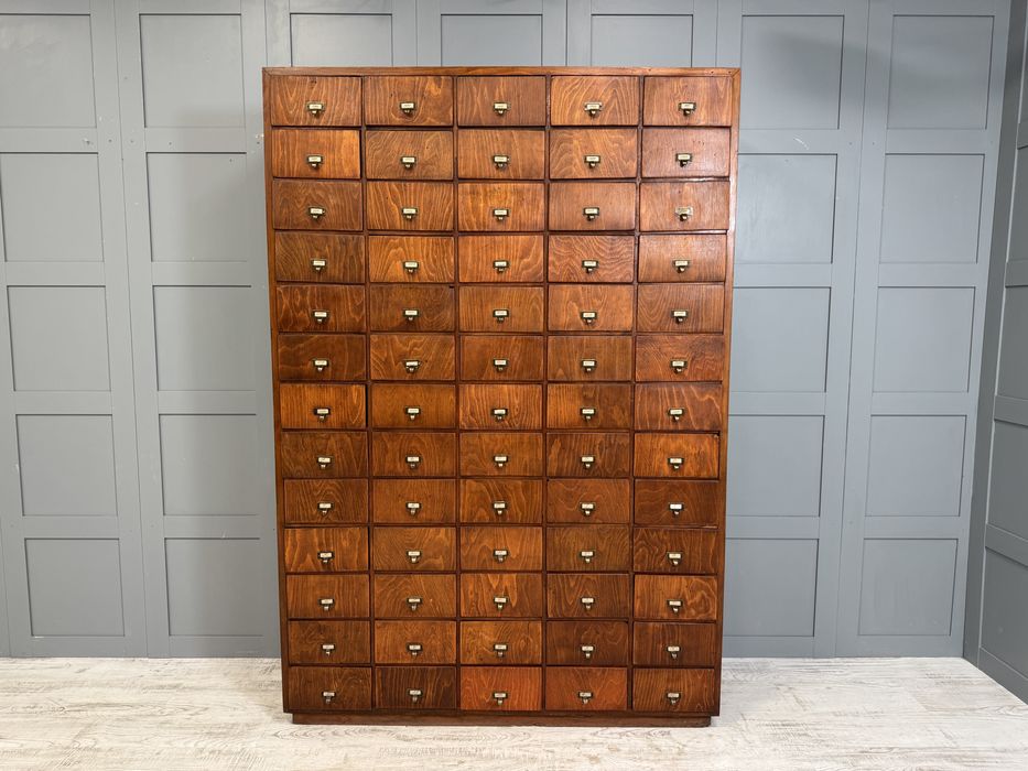 Български аптекарски шкаф от 60-те Т041