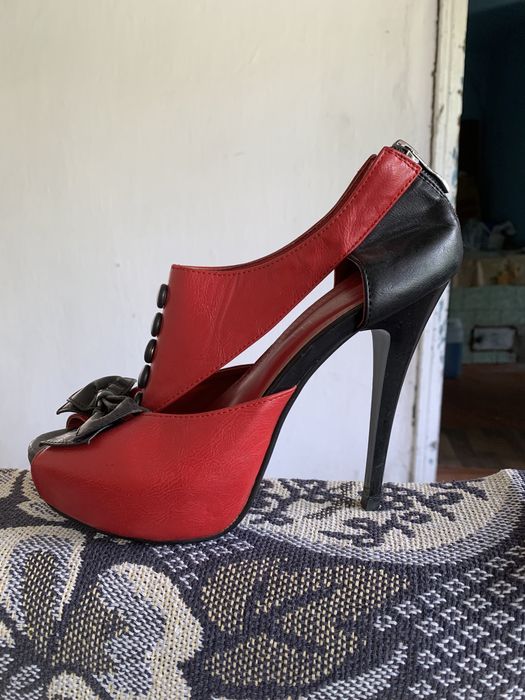 Женские туфли