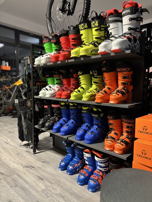 Echipamente schi noi si second Hand