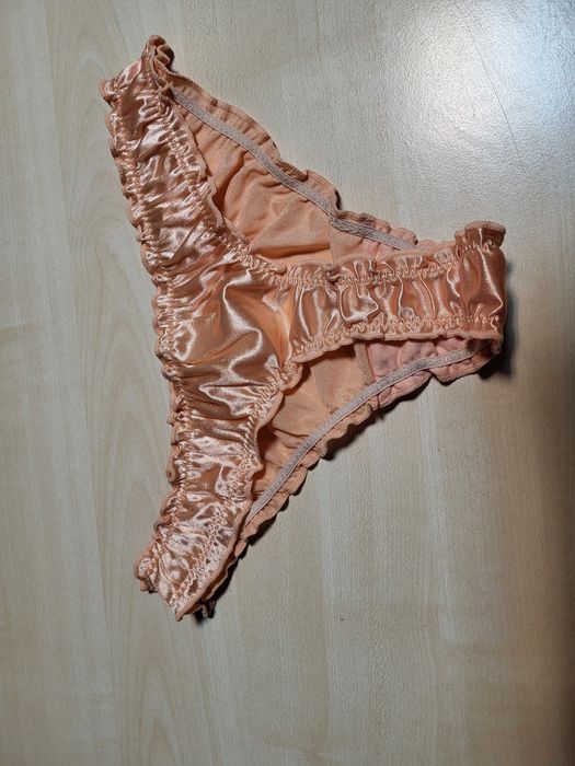 Луксозни сатенени прашки тип scrunch/ruched