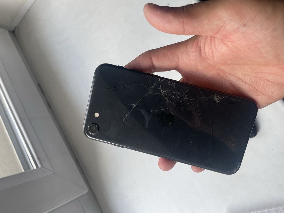 Продам iphone ce 2020 и самсунг а 11