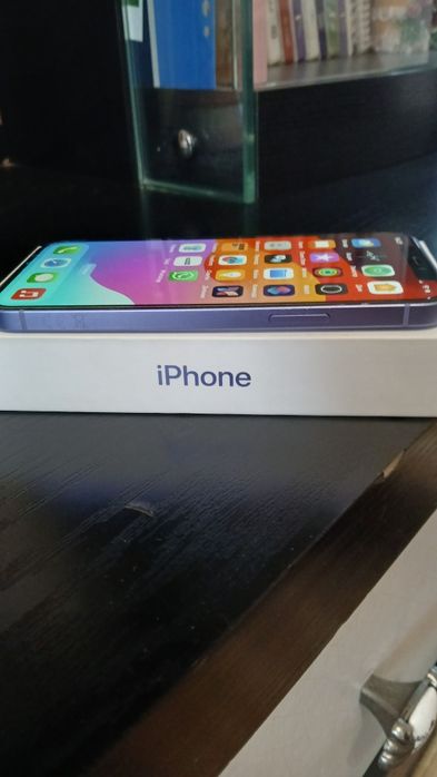 Айфон 12 в отличном состоянии