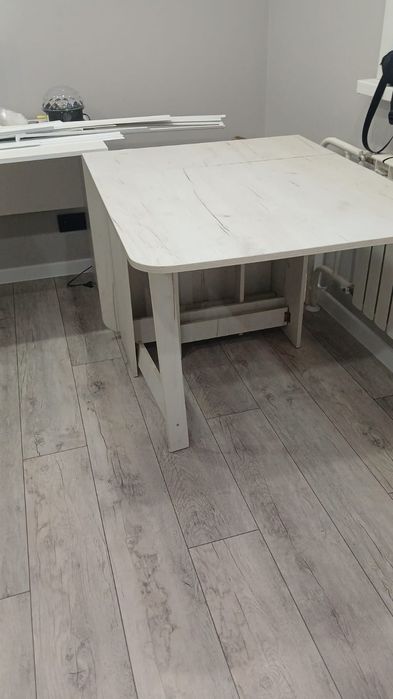 Продам стол тумба