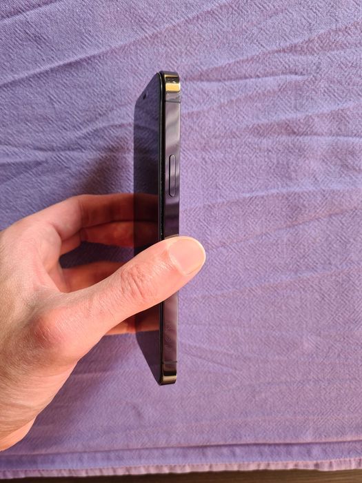 Продавам iPhone 12 Pro 256 GB