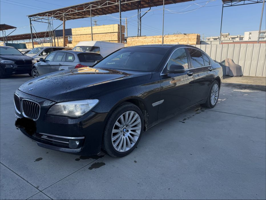 Dezmembrez bmw seria 7 730d 740d f01 245 258 313 cai piese bmw craiova