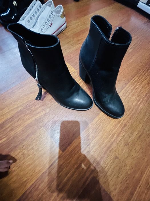 Ghete cu toc de la H&M dama