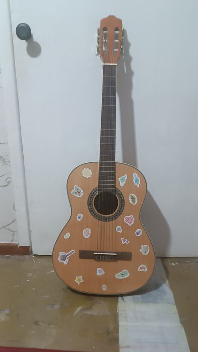 Гитара. Продаётся гитара б/у