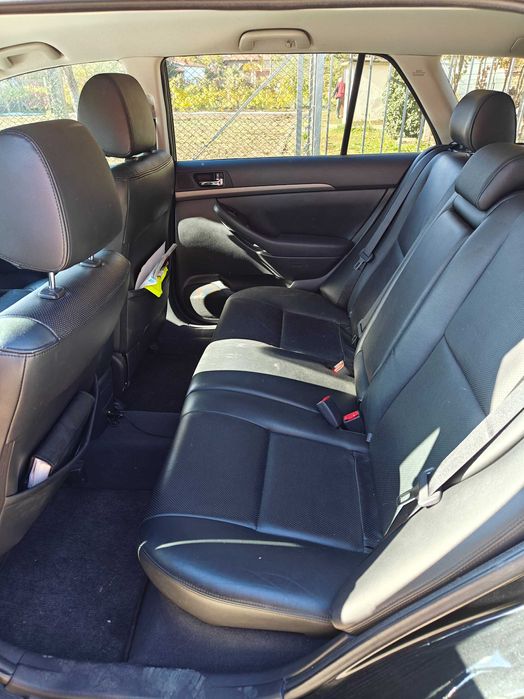 Toyota Avensis, комби, кожа, два комплекта гуми