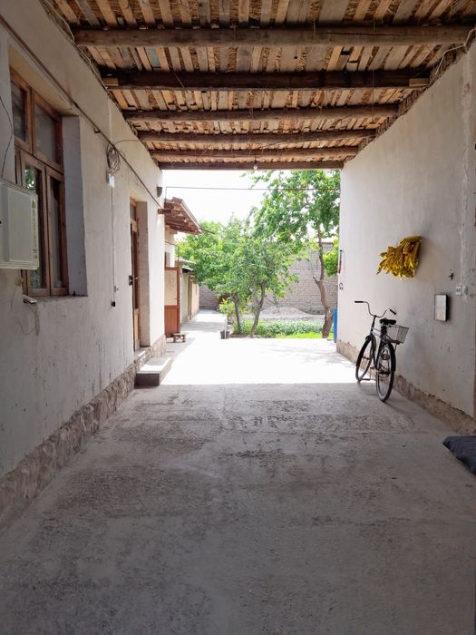 Гулистон 3 да ховли сотилади