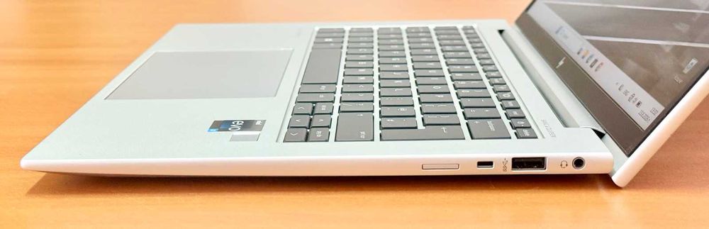 HP EliteBook 840 G10 / Core i7-1355U / 32GB DDR5 / 256GB SSD / 14″ FHD+ / Гаранция-6м.