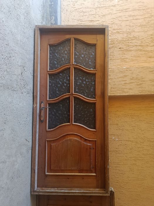 Eshiklar sotiladi