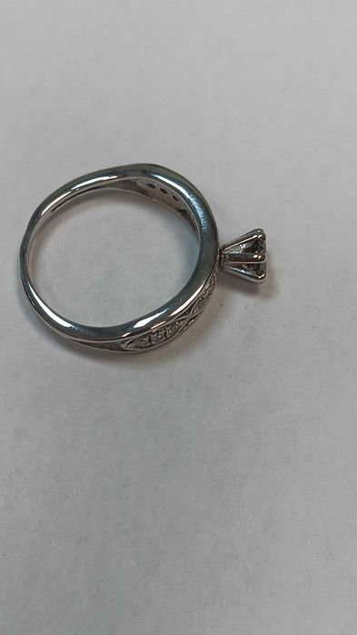 Нов златен пръстен с диамантом 0,35 карата със  сертификатом