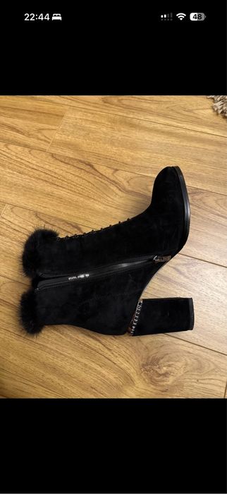 Botine negre de piele Epica