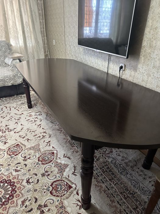 Стол в хорошом состояние