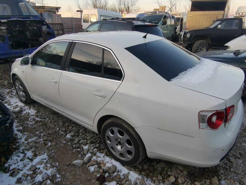 Volkswagen Jetta 2.5 На Части!!!