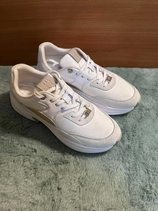 маратонки бели ново състояние Tommy Hilfiger