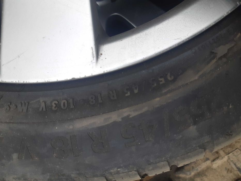 245/45/17,  255/45/18, 245/40/18, 255/45/18, 205/55/16, 215/60/17