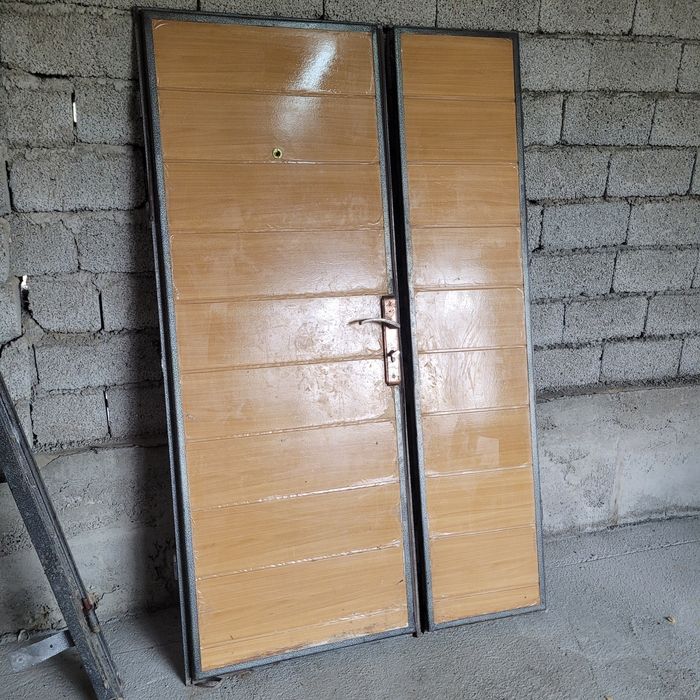 Хорошая наружняя дверь