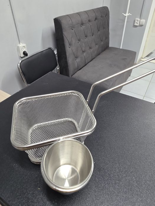 Продам маленькую корзинку для фритюра из нержавеющей стали.
Подходит д