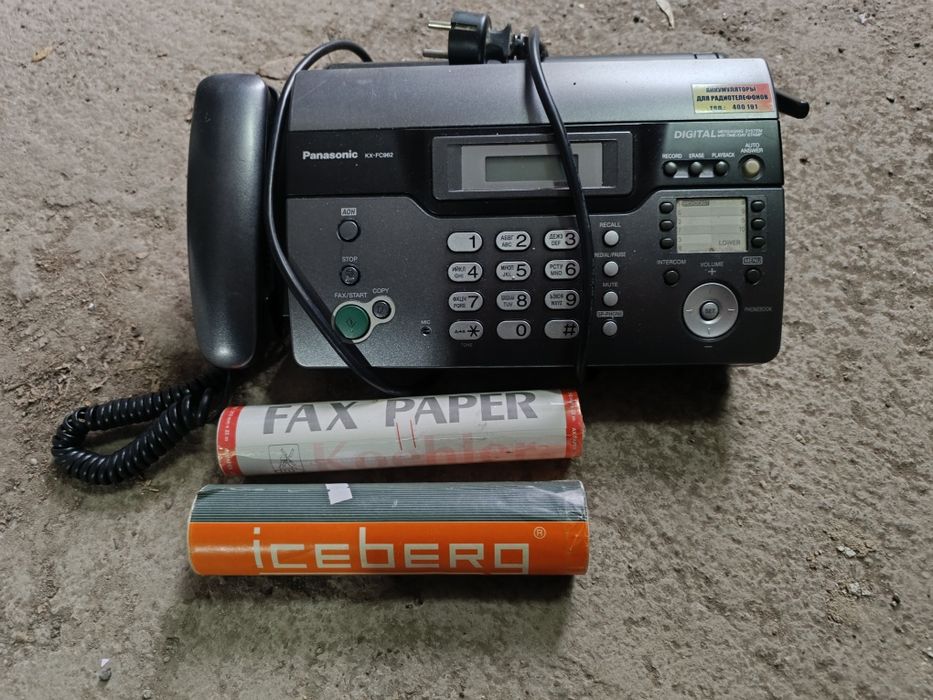 Продам факс, с 2 дополнительными рулонами бумаги