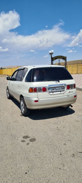 Продаю Toyota ipsum.