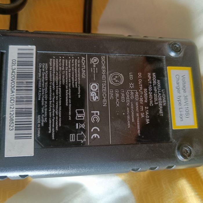 Încărcător bicicletă electrică