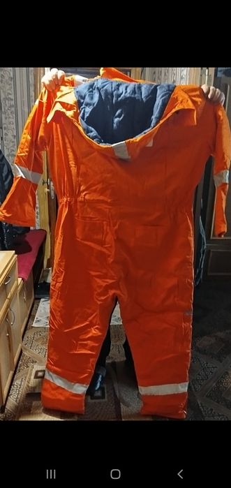 Зимняя спец одежда без капюшона  и с капюшоном очень удобная и тёплая