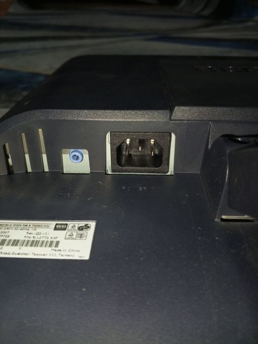 Moнитор Benq FP72E