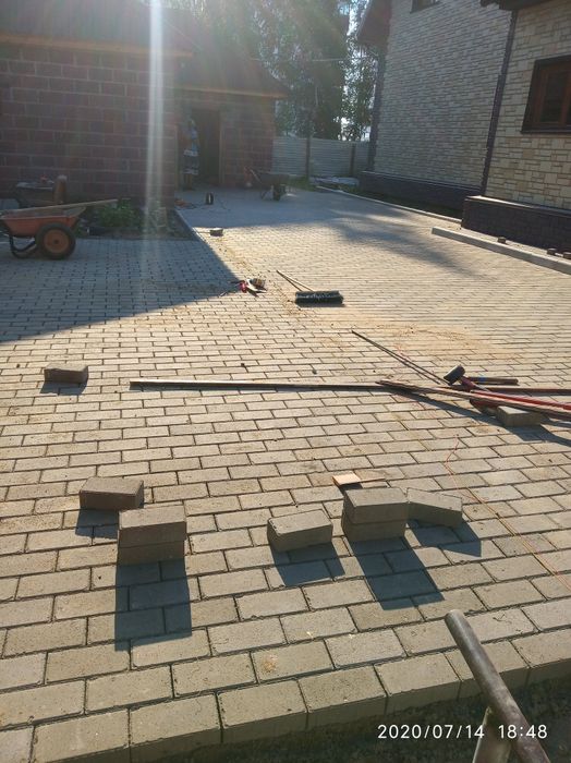 Укладка брусчатки, тротуарной плитки