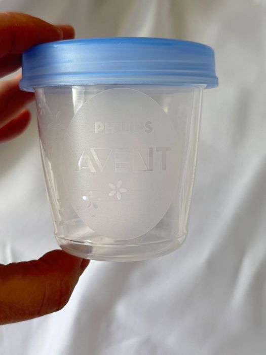 Помпа за кърма Philips Avent + чашата за съхранение Philips в подарък