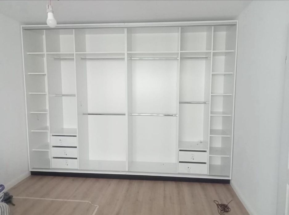 Execut si asamblez mobila pe comanda