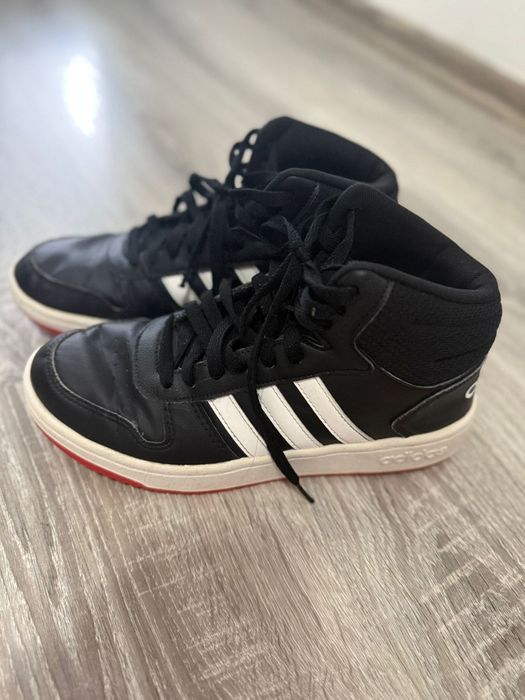 Adidasi adidas negri
