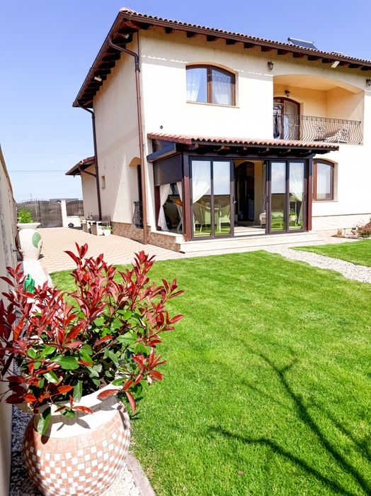 Villa în stil mediteranean, Livada, proprietar 0% comision.