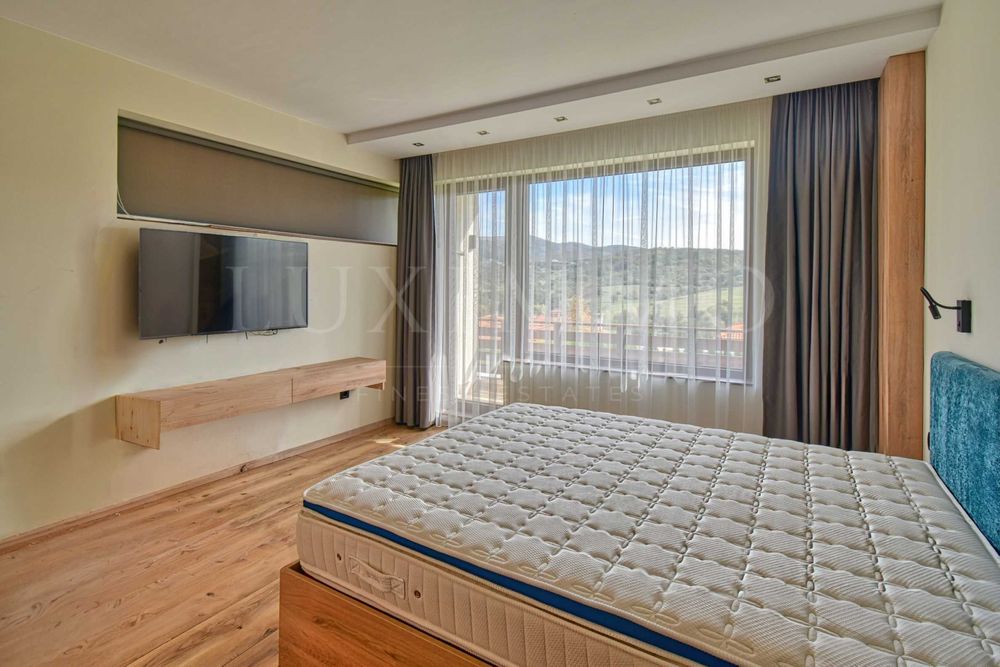 Продава се Къща в с. Кладница, Област Перник - 200 кв.м за 2000 €/кв.м - Снимка #19