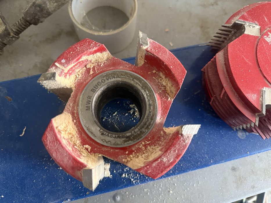 Freza rindeluit , imbinat dinti dek