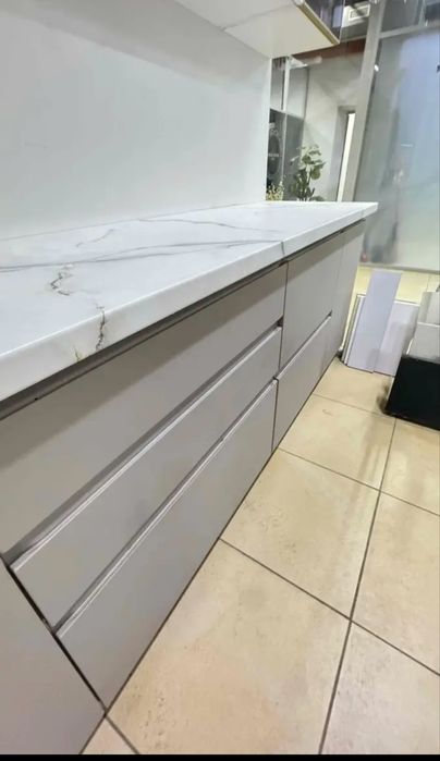 Кухонный гарнитур продам