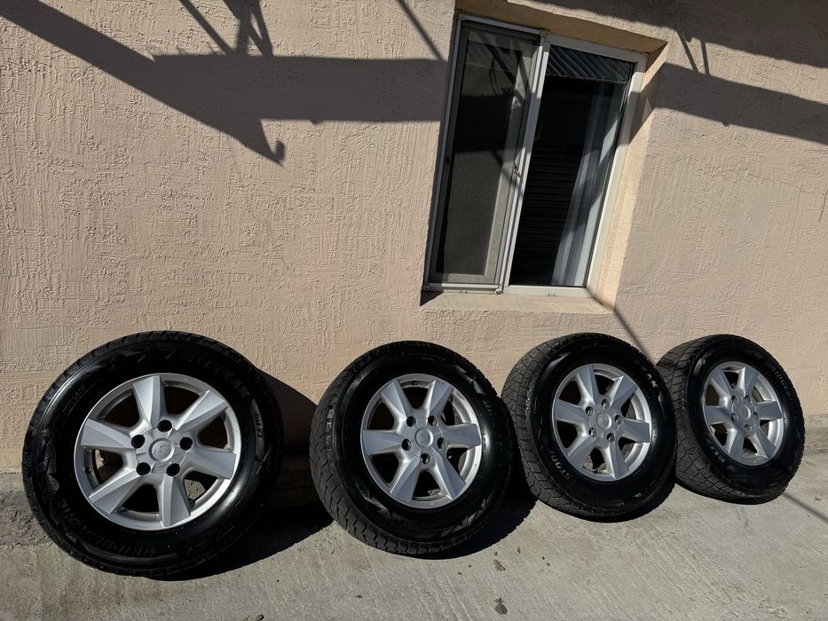 Продам Шины зимние 18 размер от крузака